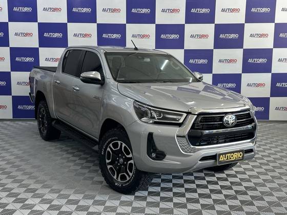 TOYOTA HILUX 2.8 D-4D TURBO DIESEL CD SRX 4X4 AUTOMÁTICO